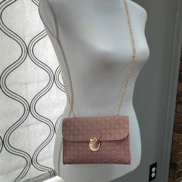 MINI TEXTURED PUSH LOCK PINK CROSSBODY BAG - Picture 3 of 15